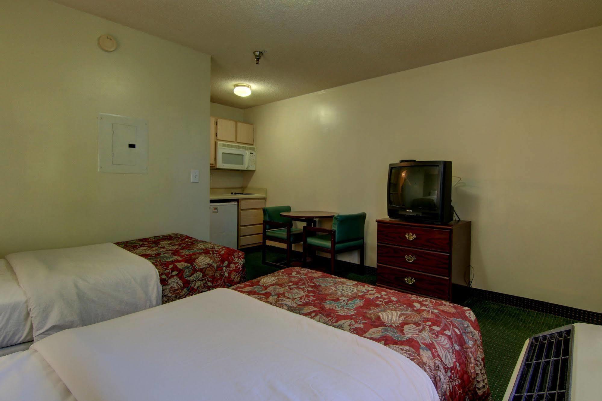 Intown Suites Extended Stay Raleigh Nc- Capital Blvd Exteriér fotografie