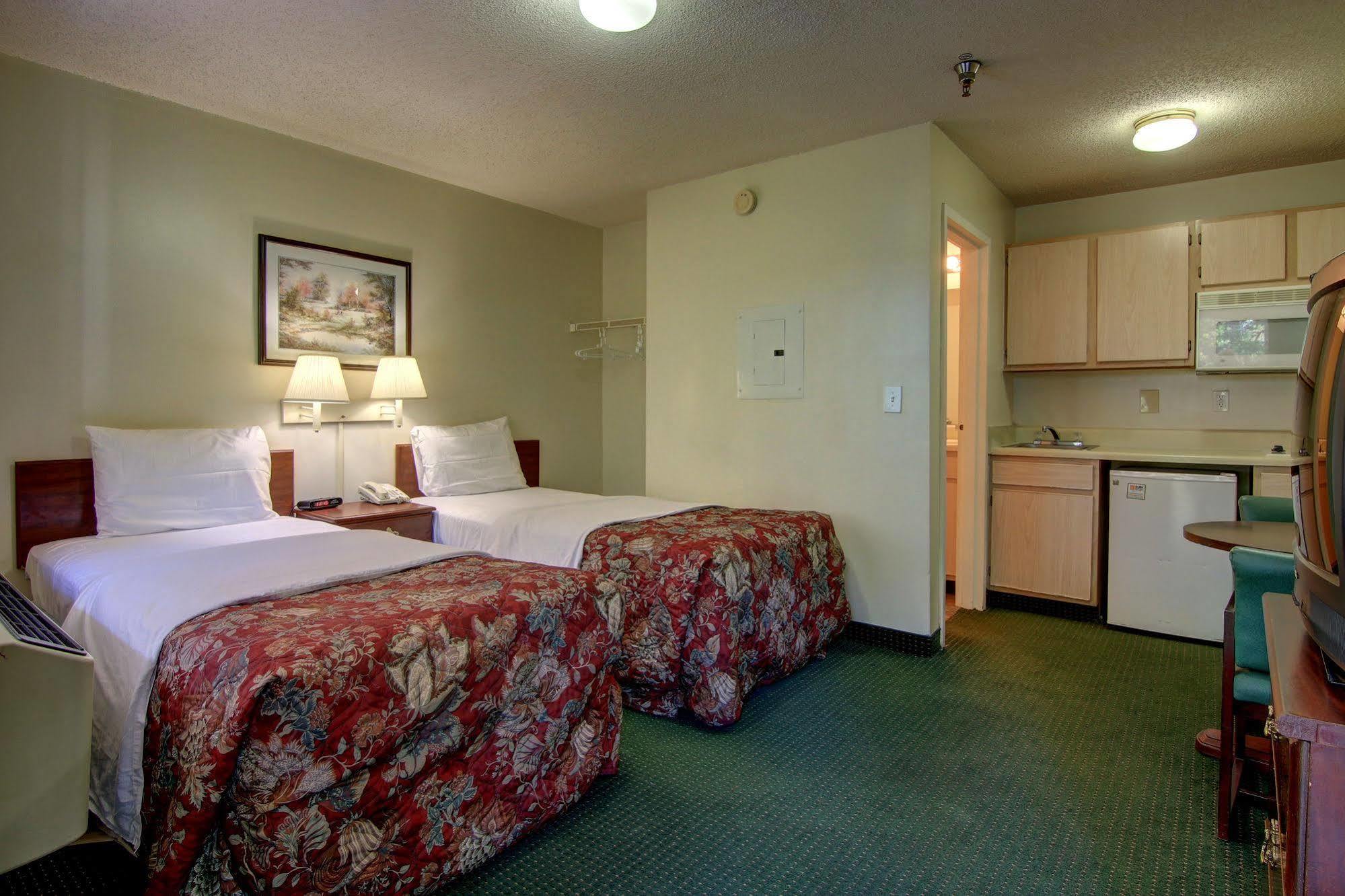 Intown Suites Extended Stay Raleigh Nc- Capital Blvd Exteriér fotografie